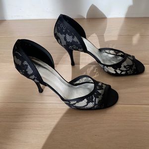 NEW Stuart Weitzman Lace Satin pumps size 7M